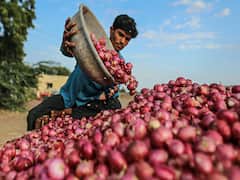 Not vegetable markets, but jewelry shops! Expensive onions sell at new places in Varanasi