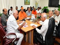 Karnataka Bypolls के रुझान से BJP के लिए राहत की खबर