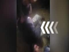 जौनपुर में चोरी के आरोप में 'थर्ड डिग्री', गांववालों ने दी तालिबानी सजा