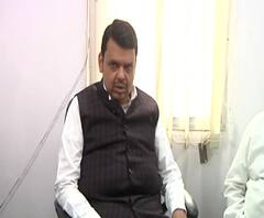 Savrkar | सावरकरांच्या मुद्द्यावरुन देवेंद्र फडणवीस आक्रमक | ABP Majha