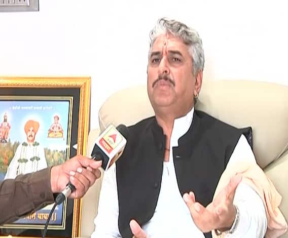 Bhagvangad | महाप्रसादाचं ताट पंकजा मुंडेंनी नाकारलं : नामदेव शास्त्री | ABP Majha