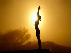 सूर्य नमस्कार के 12 आसन और उनके लाभ | योग यात्रा Baba Ramdev के साथ