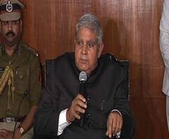 নাগরিকত্ব আইন নিয়ে গণভোট সংক্রান্ত মমতার মন্তব্য প্রত্যাহারের অনুরোধ রাজ্যপালের