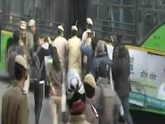 CAA-Row: Delhi Police detain protesters outside UP Bhawan