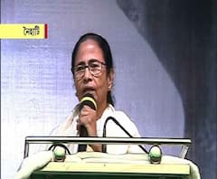 'যাঁরা বলছেন নাগরিকত্বের সার্টিফিকেট নিতে হবে তাঁরা কোন সার্টিফিকেটে ক্ষমতায় এসেছেন?' নৈহাটির সভা থেকে সরব মমতা