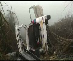 নয়ডায় মর্মান্তিক দুর্ঘটনা, খালে গাড়ি পড়ে দুই শিশু সহ একই পরিবারের ৬ জনের মৃত্যু 