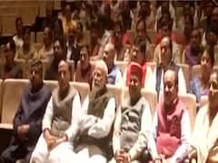 बीजेपी संसदीय दल की बैठक में शामिल हुए PM Modi