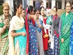 Hyderabad Encounter: Women show victory signs, express happiness