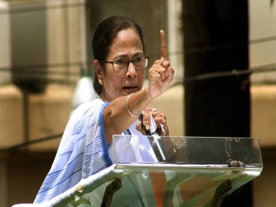 Mamata Banarjee ने Ramchandra Guha को हिरासत में लेने पर सरकार पर बोला हमला