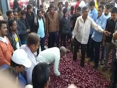 ગોંડલ માર્કેટિંગ યાર્ડમાં ડુંગળીની બંપર આવક, કેટલા મળી રહ્યા છે ભાવ? જુઓ વીડિયો