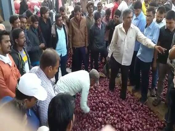 ગોંડલ માર્કેટિંગ યાર્ડમાં ડુંગળીની બંપર આવક, કેટલા મળી રહ્યા છે ભાવ? જુઓ વીડિયો