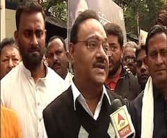 Reporter Stories: বড়দিনে বাজপেয়ীর জন্মদিনে এনআরএস হাসপাতালে বিজেপির ফল বিতরণকে কেন্দ্র করে বিতর্ক