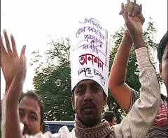 বুধবার অনশনরত পার্শ্ব শিক্ষকদের সঙ্গে বৈঠকে শিক্ষামন্ত্রী, বেতন-দাবি নিয়ে আলোচনার সম্ভাবনা