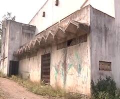 Nashik Mayor | अतिक्रमण झाल्यामुळे थिएटर बंद, कोर्टाकडून महापौर, आयुक्तांच्या खुर्च्या जप्तीचे आदेश | स्पेशल रिपोर्ट | ABP MAJHA