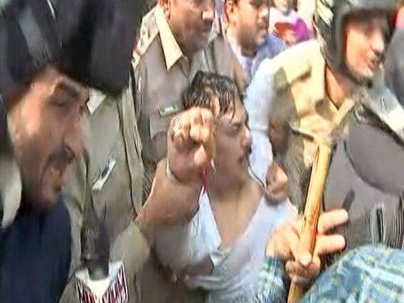 વિધાનસભા કૂચ LIVE : અમિત ચાવડાની પોલીસે કરી ટીંગાટોળી, જુઓ વીડિયો