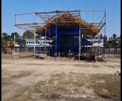 Reporter Stories: পারিশ্রমিক না পাওয়ায় বন্ধ রাসমেলার মঞ্চ খোলার কাজ, বন্ধ খেলা