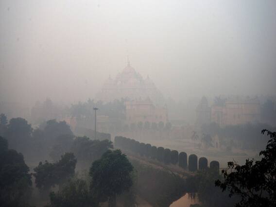 Ground Report: देखिए कोहरे में अक्षरधाम मंदिर का हाल