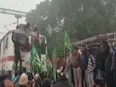 RJD का आज बिहार बंद, कार्यकर्ताओं ने रोकी ट्रेन