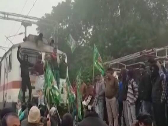 RJD का आज बिहार बंद, कार्यकर्ताओं ने रोकी ट्रेन