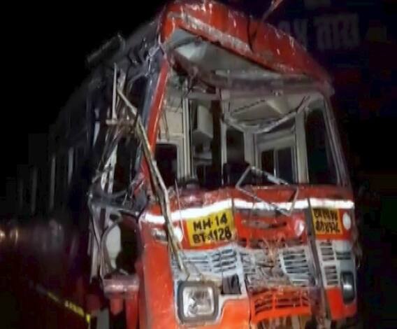 Accident | जुन्या मुंबई-पुणे महामार्गवर सहलीच्या एसटीचा अपघात | ABP Majha