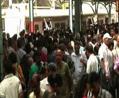 Dombivali Local Rush | खासदार सुप्रिया सुळेंची डोंबिवलीकरांसाठी धाव | स्पेशल रिपोर्ट | ABP Majha