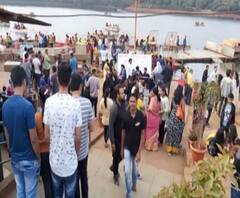 Christmas Celebration | ख्रिसमस सेलिब्रेशनसाठी महाबळेश्वरमध्ये पर्यटकांची गर्दी | ABP MAJHA