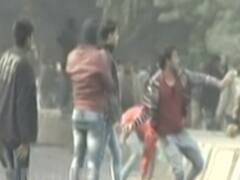 Lucknow हिंसा पर पुलिस के IG और कमिश्नर बोले- 'हमें जानकारी नहीं'