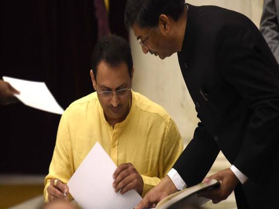 Anant Kumar Hegde का Devendra Fadnavis के शपथग्रहण पर बड़ा खुलासा