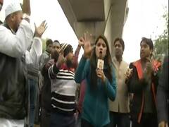 Jamia Protest: Live रिपोर्टिंग के दौरान ABP रिपोर्टर के साथ बदतमीजी