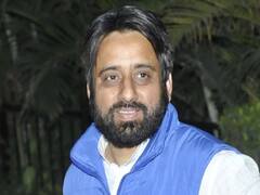 भीड़ की हिंसा में नजर आये AAP नेता Amanatullah Khan, कई बसों को फूंका गया