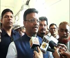 শুনুন, এটিএম প্রতারণার অভিযোগ নিয়ে কেন্দ্রীয় সরকারকেই দুষলেন ফিরহাদ হাকিম