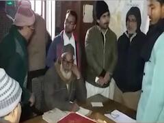 CAA पर अभी भी फैला है भ्रम, वाराणसी में जन्म प्रमाण पत्र बनवाने वालों की बढ़ी भीड़