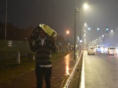 Temperature drops down to 15 degree in Delhi after heavy rainfall, hailstorm 
