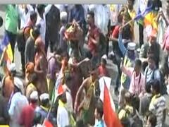  मुंबई: CAA के विरोध में Vanchit Bahujan Aghadi का रास्ता रोको आंदोलन