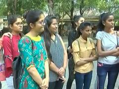 ગુજરાતમાં મહિલાઓની સુરક્ષા મુદ્દે સુરતની યુવતીઓ સાથે ખાસ વાત? જુઓ વીડિયો