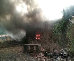 Sindhudurg Fire | सिंधुदुर्ग-सासोली गावात विद्युत ट्रान्सफॉर्मरला आग, वीजपुरवठा बंद केल्याने अनर्थ टळला | ABP Majha 