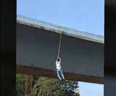 Suicide Drama | कळवा पुलावर फास लावून आत्महत्येचा प्रयत्न, क्रेनच्या मदतीने वाचवलं | स्पेशल रिपोर्ट | ABP Majha