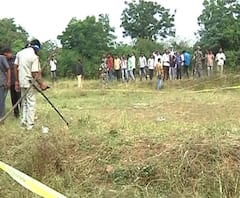 Hyderabad Rapists Encounter | एनकाऊंटरच्या ठिकाणी दुसऱ्यादिवशी बघ्यांची गर्दी, राहुल कुलकर्णींचा ग्राऊंड रिपोर्ट | ABP Majha