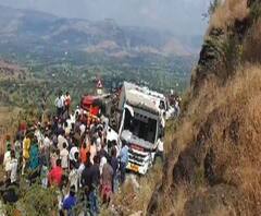 Shivshahi Accident | वाई-महाबळेश्वर रोडवर शिवशाही बसचा अपघात, 50 प्रवासी गंभीर जखमी | ABP Majha 