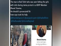 Reality Check: Viral video claims ABVP worker posed as Delhi cop during anti CAA protest