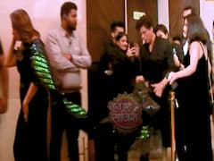 Shah Rukh Khan proves yet again he is a perfect husband at Vogue event 