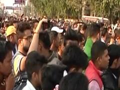 CAB Assam Protest: बिल का विरोध कर रहे प्रदर्शनकारियों पर पुलिस ने दागे आंसू गैस के गोले