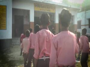 No sweaters for school kids in UP's Ayodhya | Ghanti Bajao (05.12.2019)