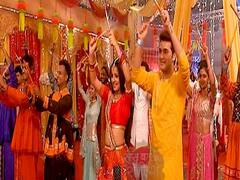Raja and Rani playing Garba on the sets of 'Shubh Aarambh' 
