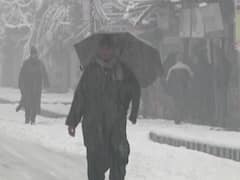 Himachal, J&K, Uttarakhand में पहाड़ों पर बर्फबारी, Delhi में बढ़ी सर्दी