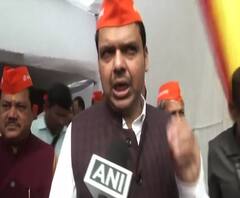Devendra Fadnavis | सावरकरांवर बोलण्यासाठी बंदी का? सावरकरांविषयी कुठे बोलायचं? फडणवीसांचा सवाल | ABP Majha 
