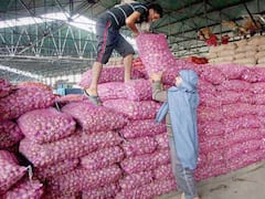 રાજકોટ માર્કેટિંગ યાર્ડમાં ખેડૂતોને ડુંગળીના કેટલા મળી રહ્યા છે ભાવ? જુઓ વીડિયો