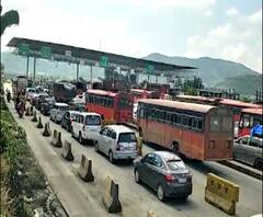 Traffic |खेड -शिवापूर टोलनाक्यावर वाहनांच्या लांब रांगा | ABP Majha 