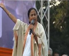 পাঁচ বছর ক্ষমতা থেকে কারা দেশের নাগরিক আর কারা নয়, ঠিক করবে বিজেপি? বিদ্রুপ মমতার