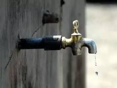 રાજકોટમાં સતત બીજા દિવસે મનપાની બેદરકારીને કારણે પાણીની લાઇનમાં ભંગાણ, જુઓ વીડિયો